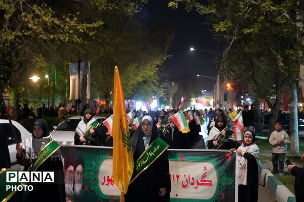 نظرآباد، میزبانِ پرچم‌دارانِ نور؛ رژه‌ عشق و ایثار به یاد دخترانِ جان‌فدا
