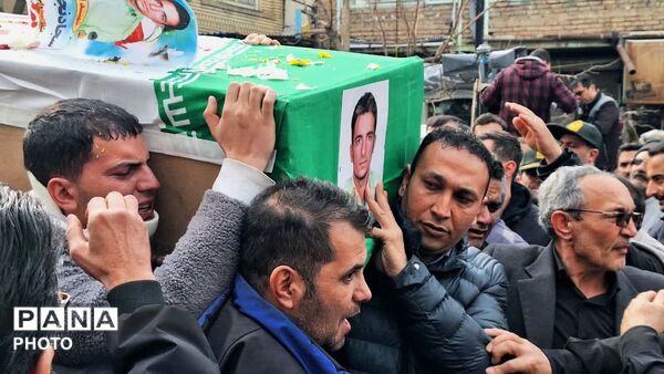 تشییع پیکر مطهر پنج شهید مدافع وطن اهل مرند در دریای خروشان مشتاقان شهادت 