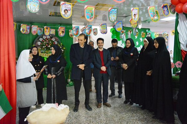 افتتاحیه طرح  «ایرانمون» در مدرسه شهدای گمنام بهارستان‌دو