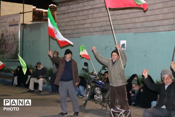 پرچمی که زمین نگذاشتند