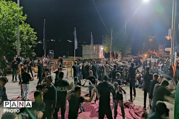 هیئت زنجیر زنی در هشتمین شب از ماه محرم الحرام در حسینیه شهدای شهر بار