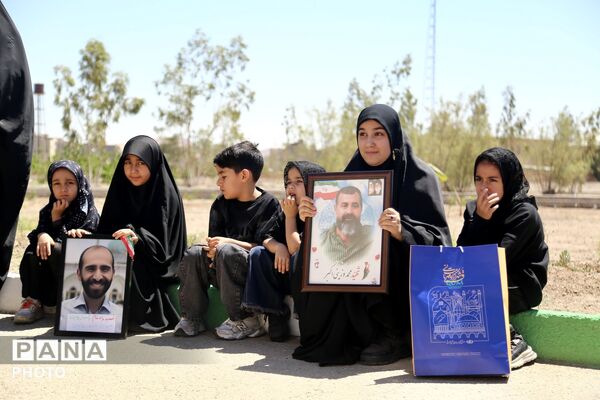 آیین کاشت 168 نهال به یاد دانش‌آموزان شهید میناب در اردوگاه 15خرداد قم