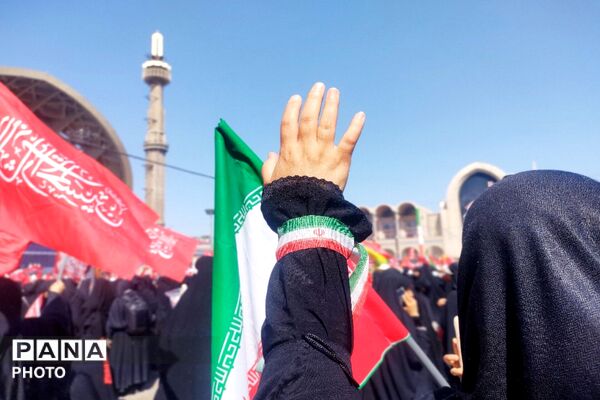 بدرقه با اشک و بیعت ،ایران در سوگِ قائد شهید امت