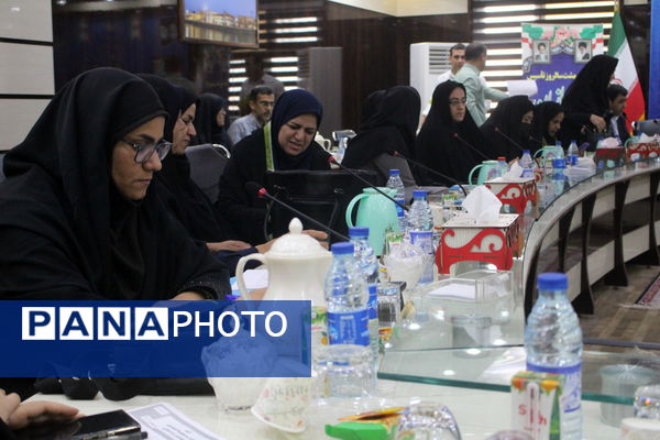 تجلیل از مربیان پیشتاز، مسئولان و فعالان سازمان دانش‌آموزی استان بوشهر