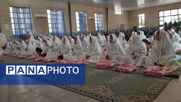 طلیعه بندگی «جشن تکلیف» دختران آموزشگاه نوریه جیرفت