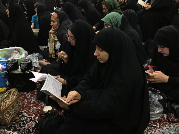برپایی مراسم دعای عرفه در گلستان شهدای اصفهان