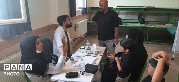 خدمات گسترده درمانی گروه‌های جهادی دانشجویی در منطقه  شهرک ابریشم چهار باغ ساوجبلاغ