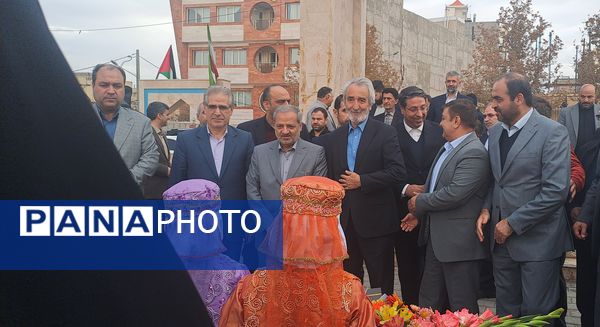 مراسم استقبال از وزیر آموزش و پرورش در گلزار شهدای نیشابور 