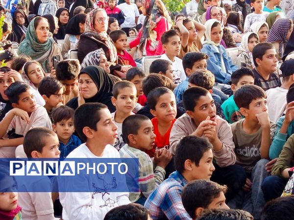 قدم هایی به عشق معلمان