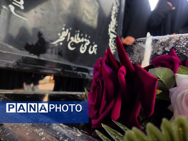 غبار‌روبی مزار شهدا در آستان مقدس امام زاده جعفر (ع) منطقه میانکوه 