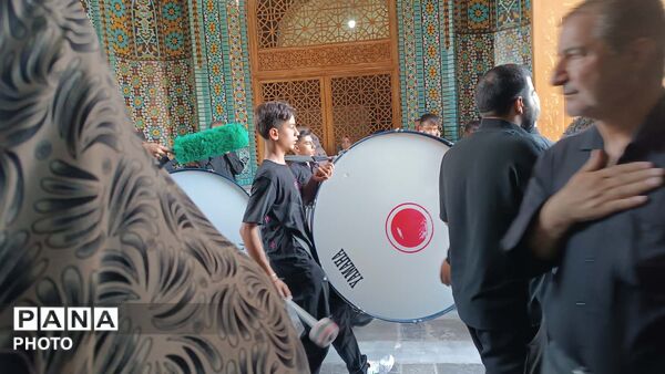 عزاداری زائران حرم حضرت معصومه(س) در روز اربعین