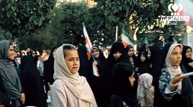 تجلیِ عهدِ ما با راهِ شهید و امام در زرند