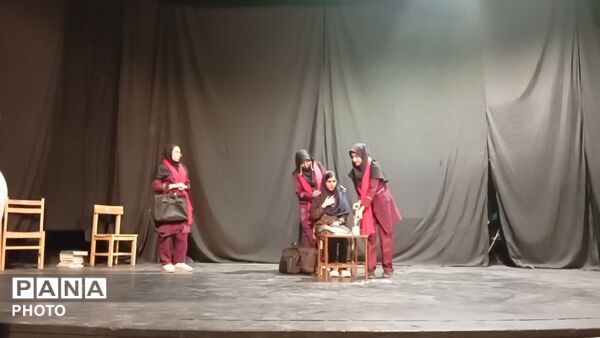 رقابت دانش‌آموزان در بخش هنرهای نمایشی جشنواره «فردا»