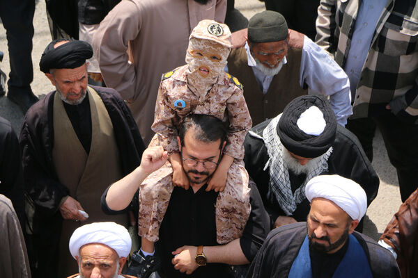 راهپیمایی نمازگزاران جمعه قم در محکومیت جنایات اردوگاه «النصیرات»