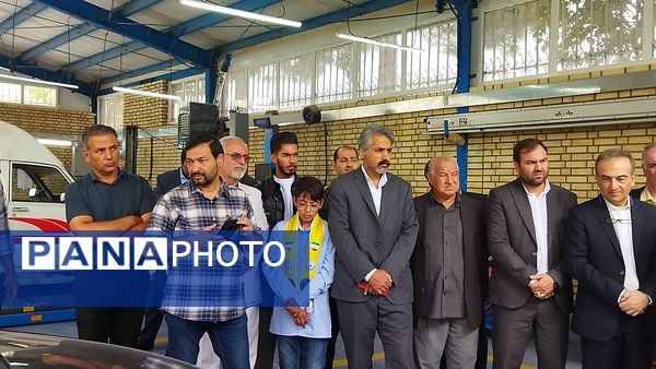 آیین افتتاحیه کارگاه و زمین چمن هنرستان تخصصی خودرو برادران نیشابور 