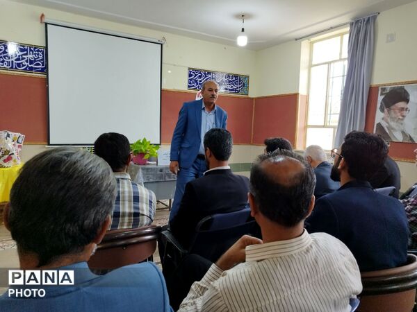 عوامل امور تربیتی آموزش‌وپرورش شیب‌کوه مورد تجلیل قرار گرفتند