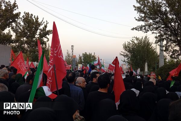 حضور غیور مردان چهارمحال و بختیاری در آیین وداع و تشییع رهبر شهید انقلاب اسلامی ایران