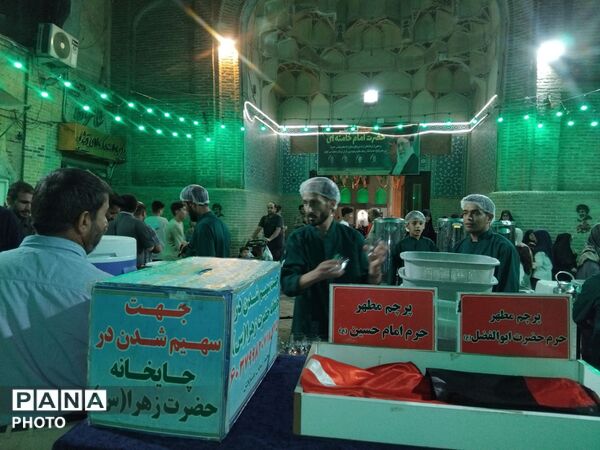 طعم خدمت و محبت؛ عطر فاطمی در «چایخانه حضرت زهرا (س)» پیچید