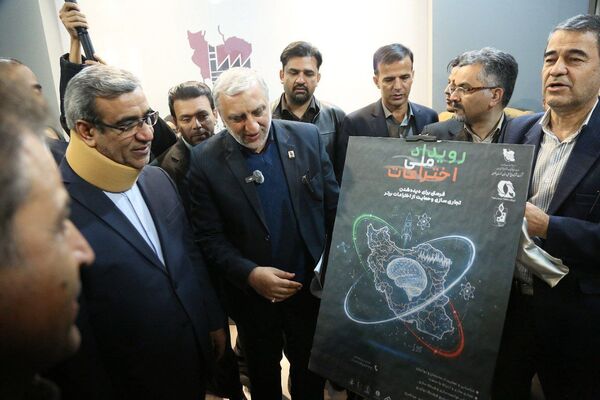 بازدید استاندار خراسان رضوی از دستاوردهای پژوهش و نوآوری در نمایشگاه مشهد