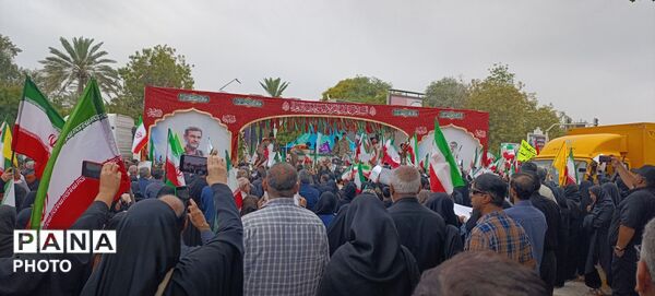 وداع حماسی دریادلان هرمزگان با فرمانده شهید علیرضا تنگسیری در بندرعباس