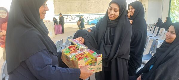 جلسه انجمن اولیا و مربیان در دبیرستان شهید محمدی‌پور