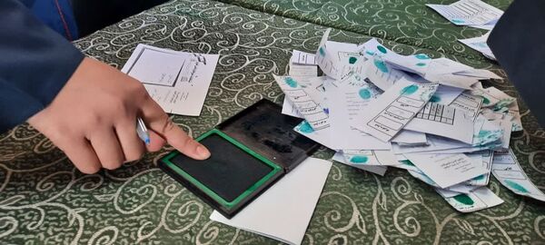 برگزاری انتخابات شورای دانش‌آموزی در دبیرستان شاهد طالقانی