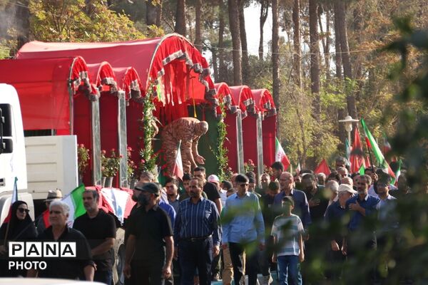 تشییع پیکر شهید محمدمهدی رضایی نصرآبادی در یزد