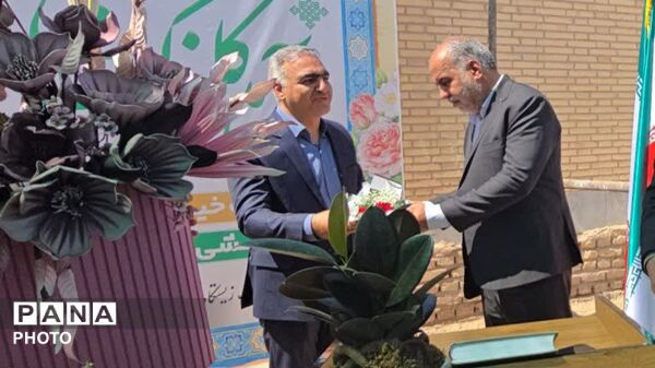  آیین کلنگ‌زنی مدرسه ۶ کلاسه وحشی بافقی در بافق