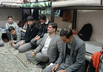 حضور مسئولان استان در جمع دانش‌آموزان خوابگاهی دبیرستان نمونه دولتی شهید حاج قاسم سلیمانی 