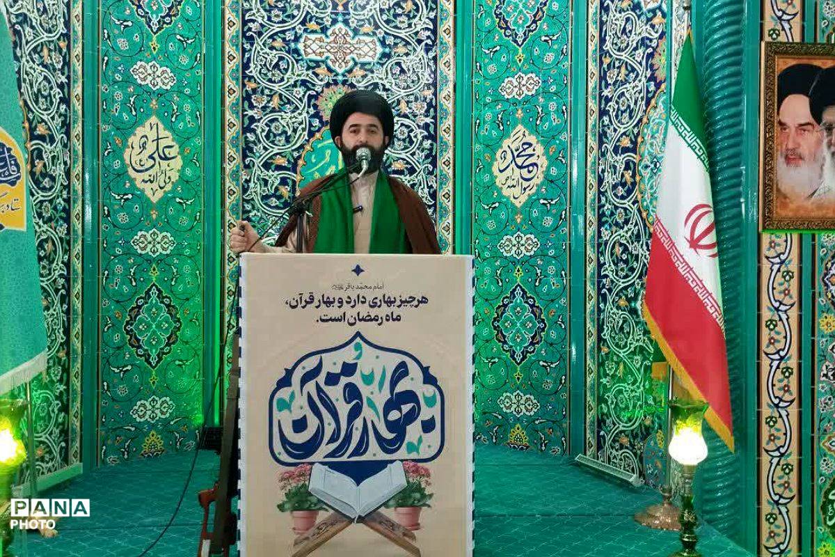 اقامه باشکوه نماز وحدت‌آفرین جمعه در فیروزکوه