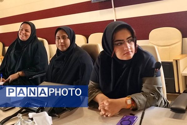 برگزاری کارگاه‌های آموزشی «زیست عفیفانه» و «مهارت‌های فرزندپروری» ویژه رابطین امور بانوان کهریزک 