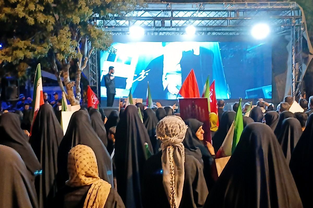صد و بیست و هفت  شب استقامت در قرچک؛ خیابان همچنان شاهد حماسه حضور مردم 