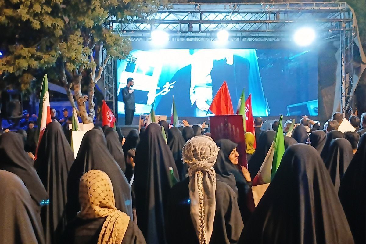 صد و بیست و هفت  شب استقامت در قرچک؛ خیابان همچنان شاهد حماسه حضور مردم 