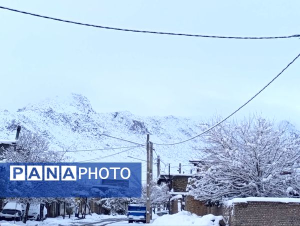 بارش برف، زنگ شادی را در مدرسه عشایری ابن مظاهر به صدا در آورد