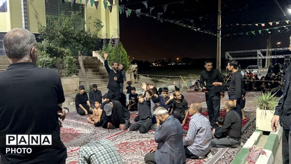 شور حسینی در شهرک ینگی امام  در شب اول محرم 