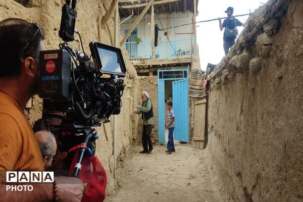 ساخت فیلم سینمایی «دربار» با موضوع ورود رهبر در سال ۱۳۶۵ به شهر بار 