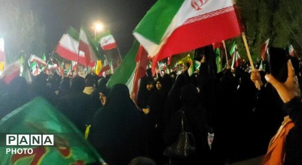مردم خستگی ناپذیر دورود تا روز پیروزی خیابان را رها نخواهند کرد