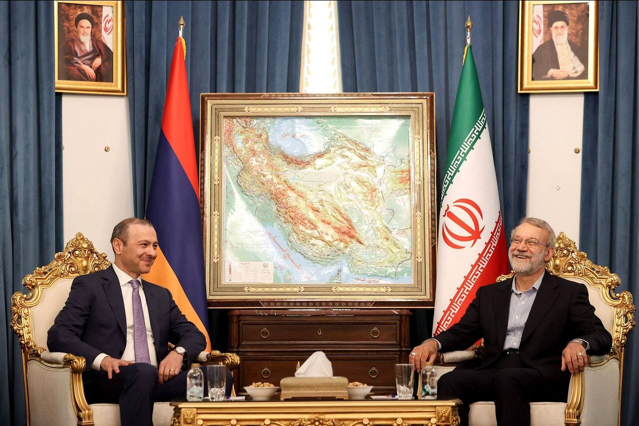 دبیر شورای امنیت ملی ارمنستان با لاریجانی دیدار کرد