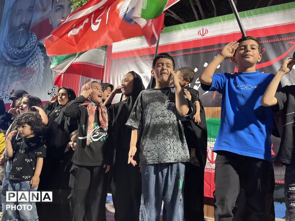 حضور پرشور نوجوانان ابرکوهی در تجمعات شبانه