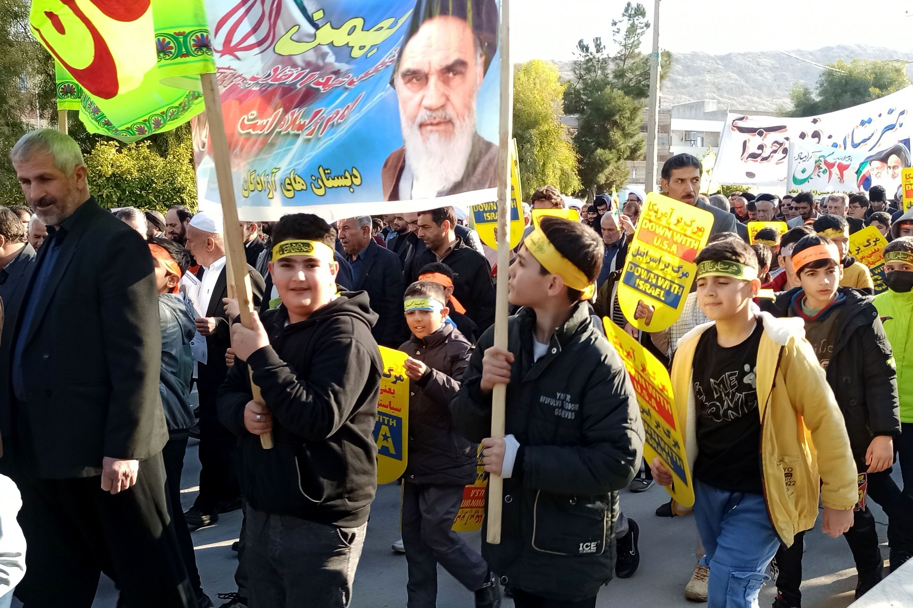 راهپیمایی پر شور ۲۲ بهمن در سرپل ذهاب 