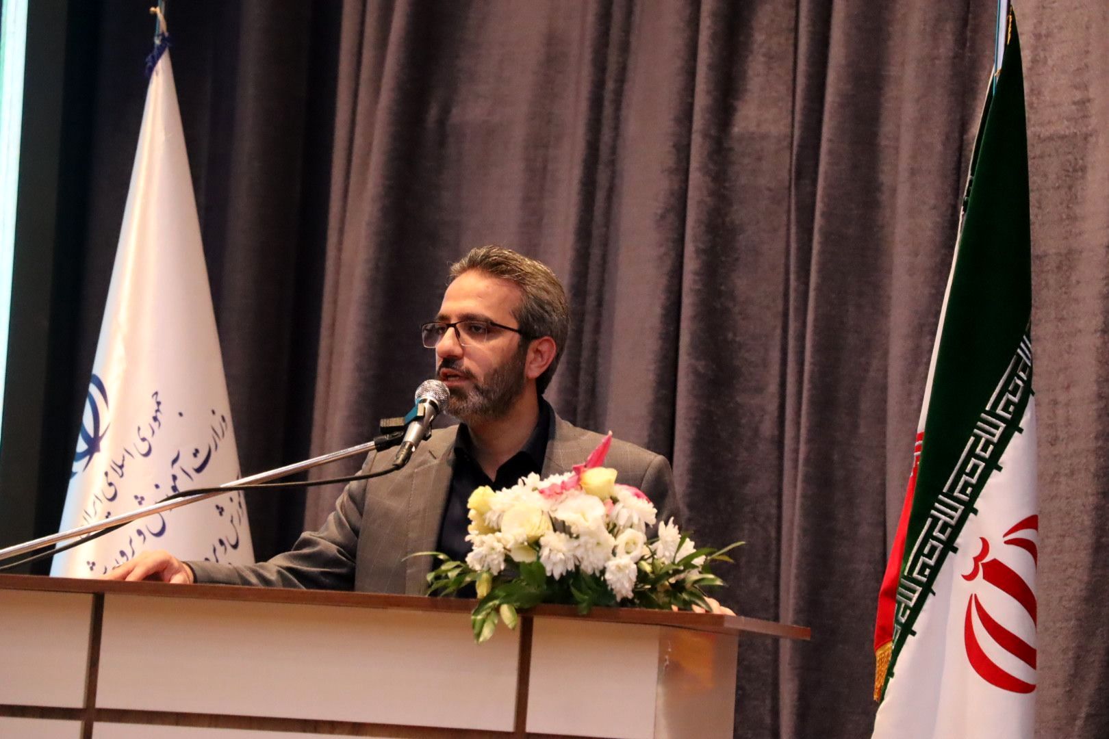 ده قطعه زمین جهت ساخت مدارس به آموزش و پرورش انتقال داده شده است