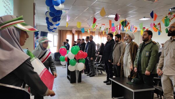 روز متفاوت در آموزشگاه شهید مطهری؛ جشن وحدت و انقلابی‌گری