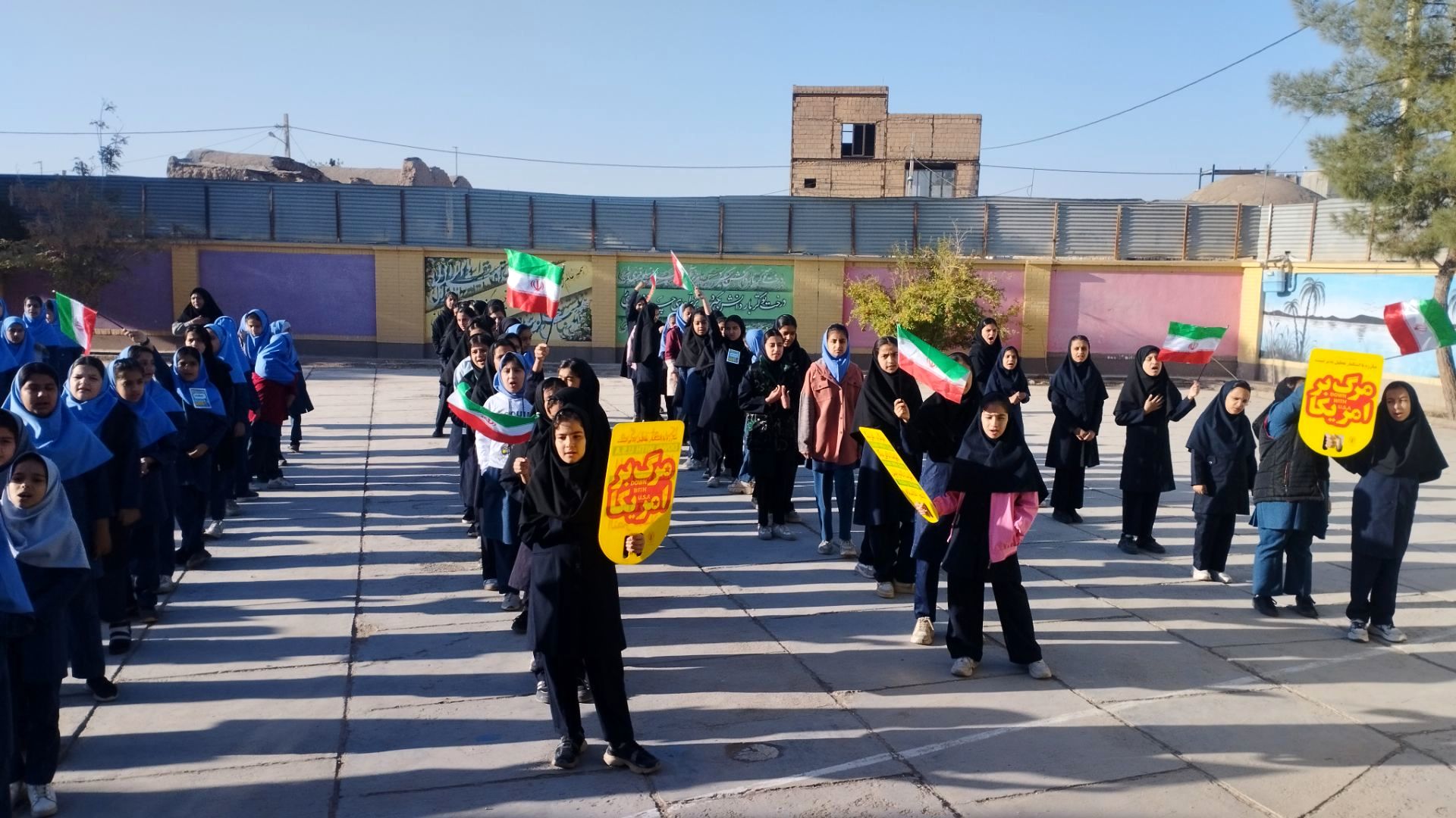 گرامیداشت هفته بسیج دانش آموزی در آموزشگاه فرهنگ خلیل آباد