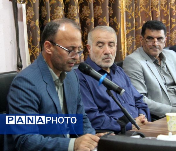 نشست مدیران و معاونان مدارس در گلوگاه