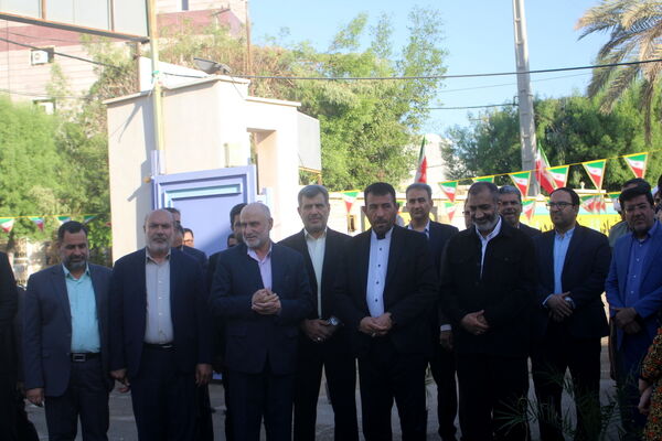 نواختن زنگ آغاز سال تحصیلی در دبیرستان شهیده سهام خیام  شاهد بوشهر