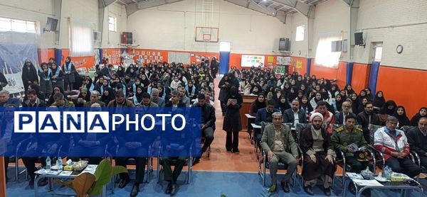 جشن یاوران انقلاب در دبیرستان محبی نیشابور 