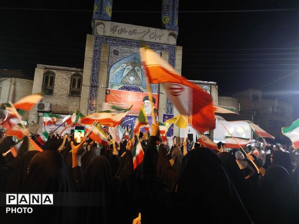حضور گسترده مردم حاجی‌آباد در یادواره رهبر شهید و شهدای فرهنگی 