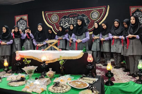 طنین نوای عشق و عزا؛ مراسم عزاداری دهه دوم فاطمیه در مدارس بهارستان‌دو