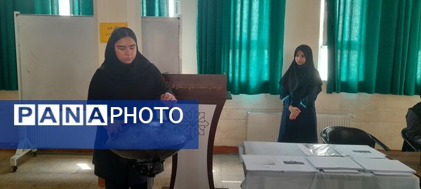 افتتاحیه جشنواره نوجوان خوارزمی در مرکز پرورش استعدادهای درخشان فرزانگان ملارد