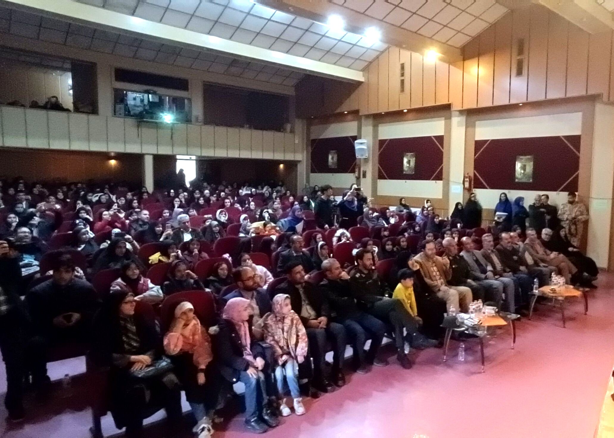 فرهنگ شهدا با زبان هنر و توسط نوجوانان باید ارائه شود